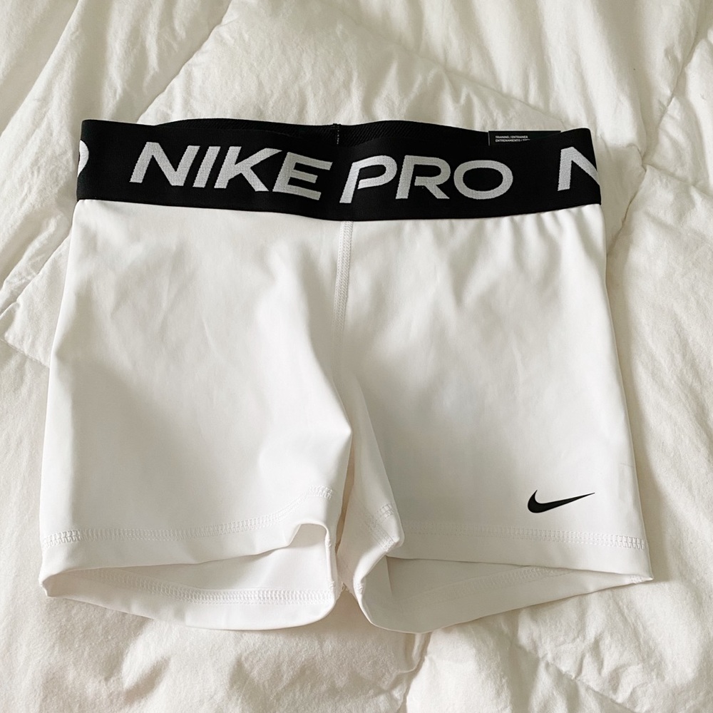 Nike pros NWT